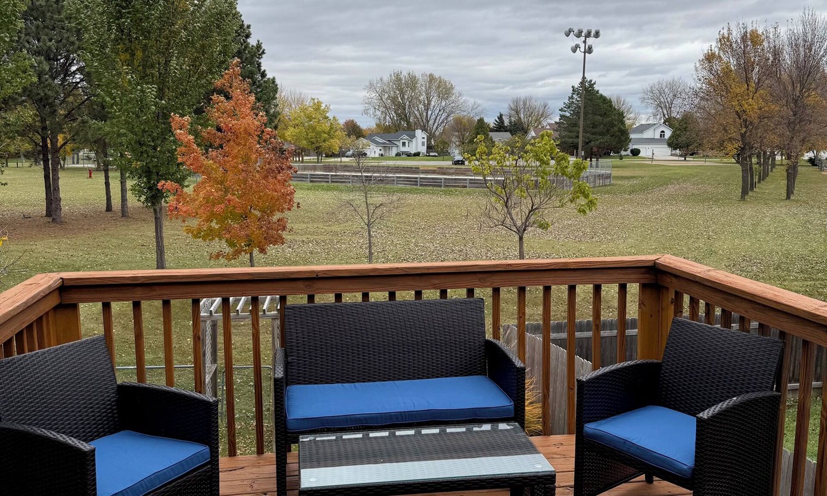 Moorhead Condo | Welcoming 2-bedroom condo w/Fenced yard on a park