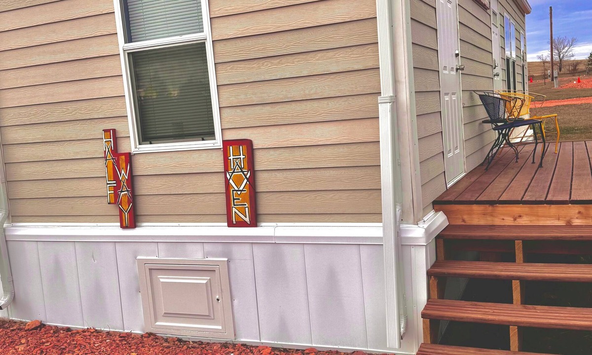 Fairfield House | Welcoming to the Halfway Haven at Oleo Acres in Fairfield, ND.