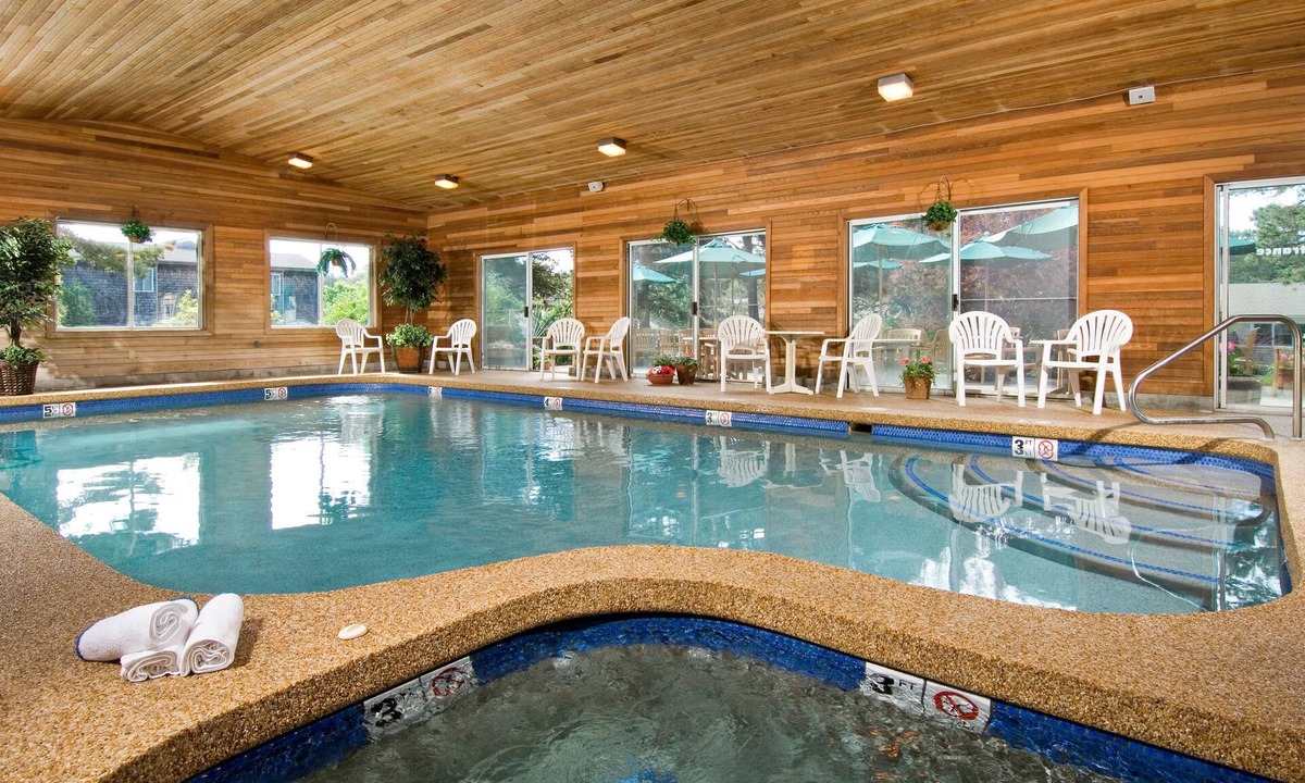 Wellfleet Hotel | Wellfleet Lodge