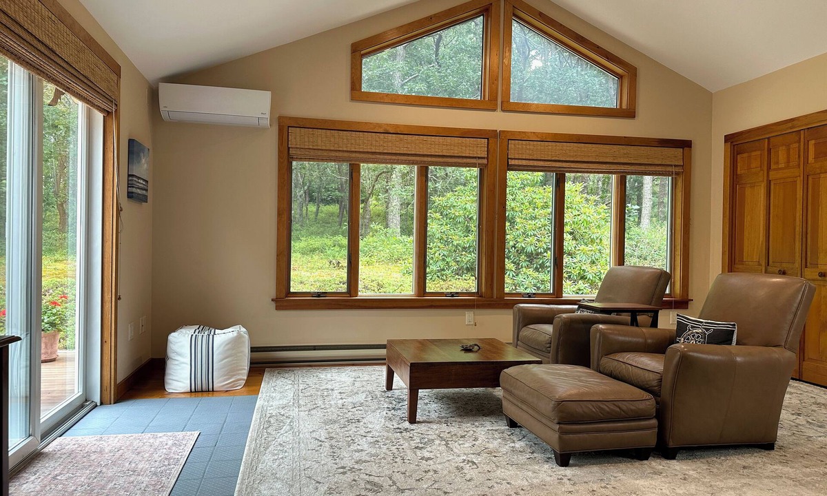 Wellfleet House | Wellfleet Oceanside, Walk to Duck Pond
