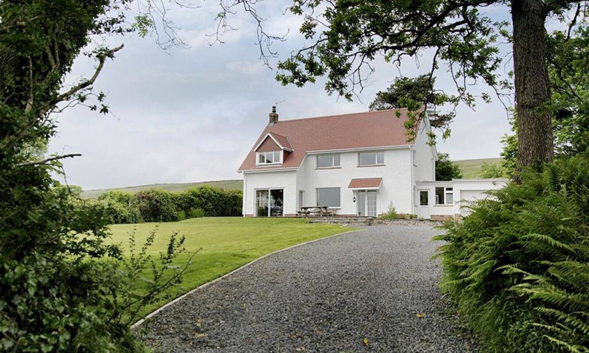 Crynant House | Westfields - Three Bedroom House, Sleeps 6