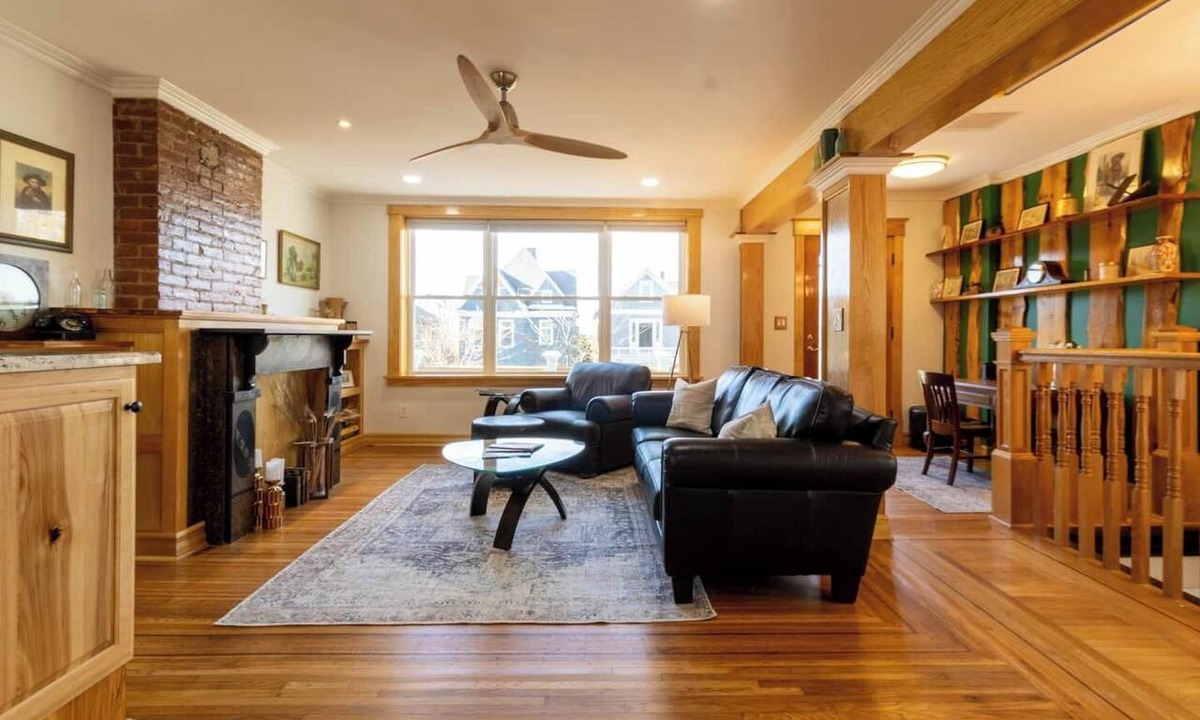 Front Park Apartment | Westside Luxury w/Antique Charm, Large 2BR