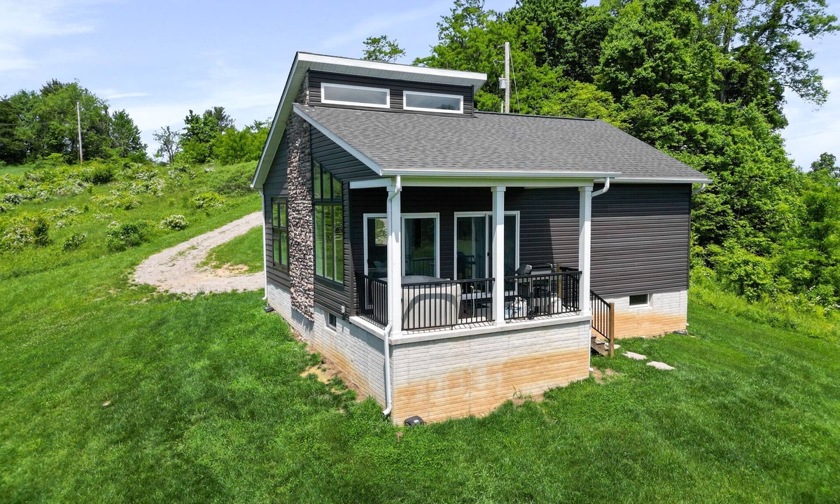 McArthur Cottage | Whip-Poor-Will-Cottage | Hocking Hills, 16 Acres
