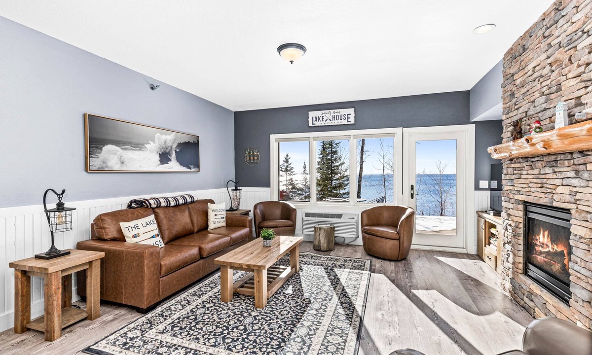 Two Harbors Apartment | Whispering Pines Lake Views | 2BR King Suite