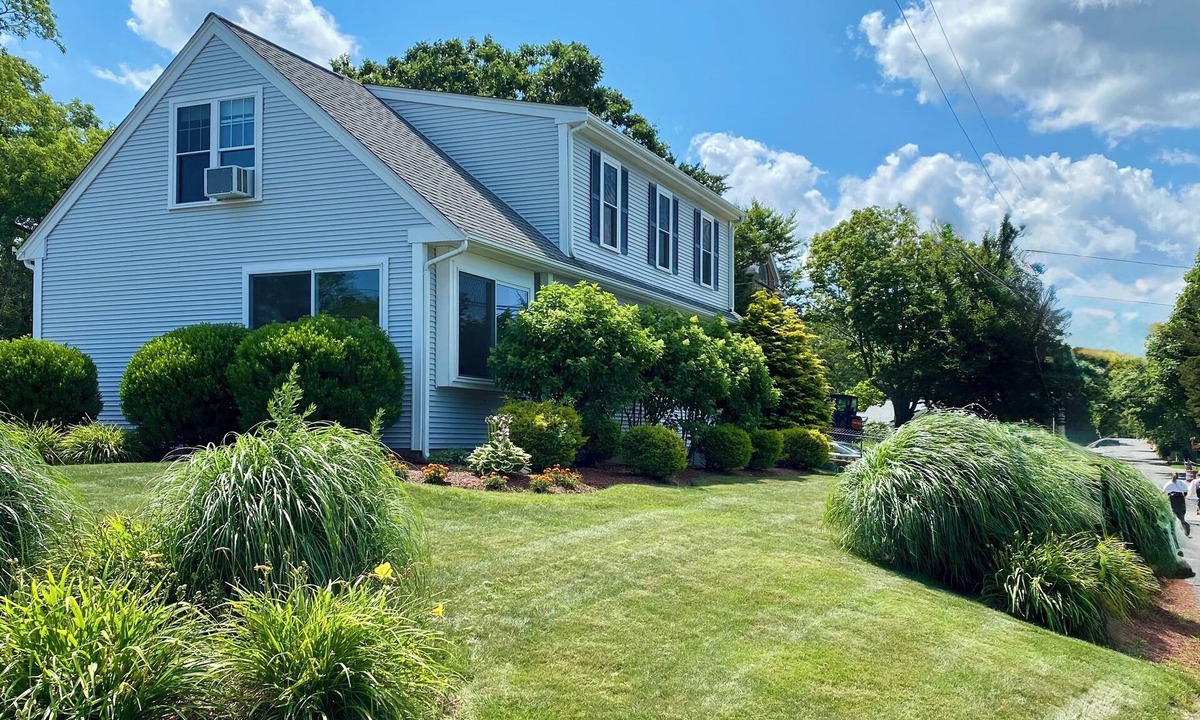 Manomet House | White Horse Beach Rental - Pet Friendly