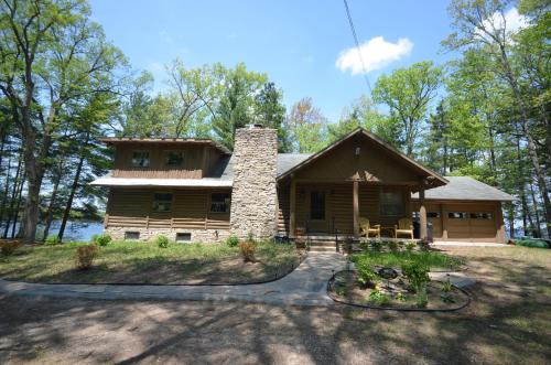Interlochen House | Wild Refuge Lodge