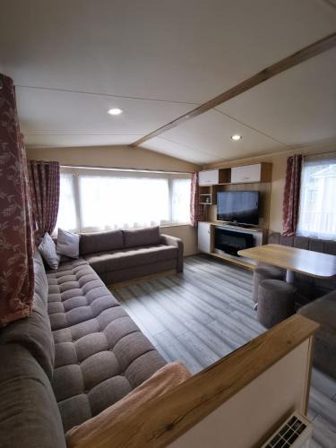 Carlisle House | Willows Lodge with self contained garden