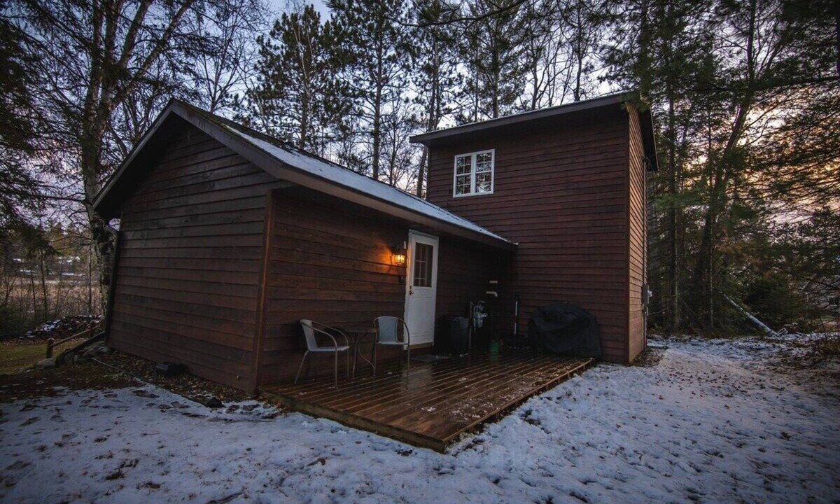 Phillips Cabin | Wilson Flowage Cabin | Sauna | Fire Pit | Kayaks
