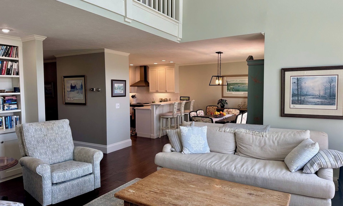Forest Beach Condo | Windward Passage - Gorgeous view! Seasonal Amenities! Close to Town!
