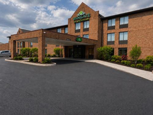 Livonia Hotel | Wingate by Wyndham Livonia