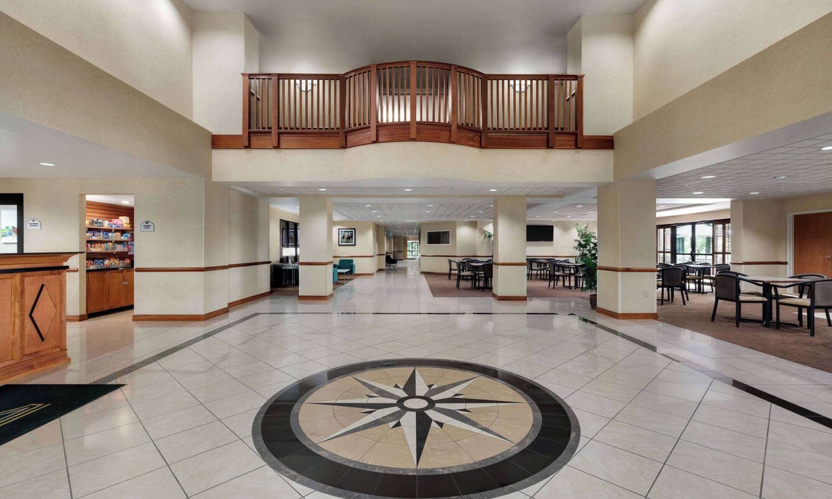 Jeffersontown Hotel | Wingate by Wyndham Louisville East