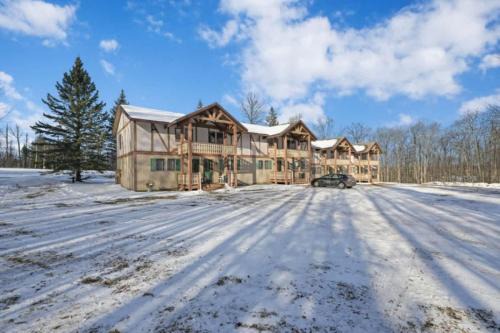 Bessemer Villa | Winter Wonderland Getaway I Alpen Villas at Powderhorn Mountain