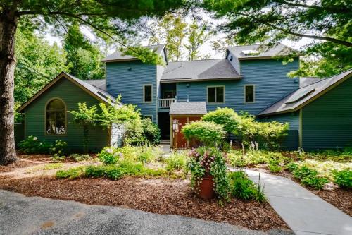 Thompsonville House | Wintergreen Condo, Unit 540