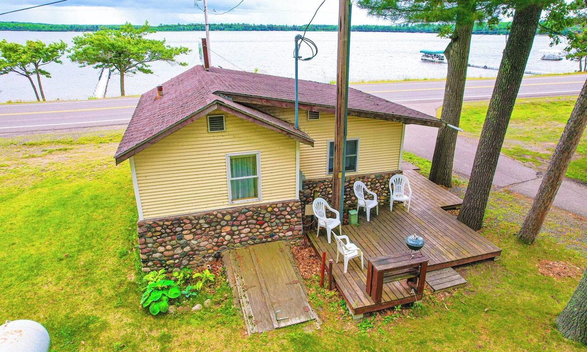 Stone Lake Cabin | Wisconsin Lakeside Cottage w/Deck, Views
