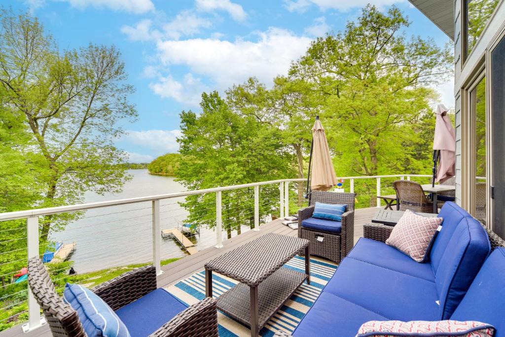 Almelund House | Wisconsin Vacation Rental w/Fire Pit on Long Lake