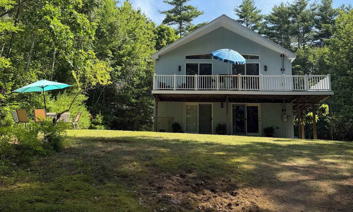 Parsonsfield Ski Chalet | Wonderful 3-bedroom chalet in charming Parsonsfield- swim, ski, shop, skate, atv