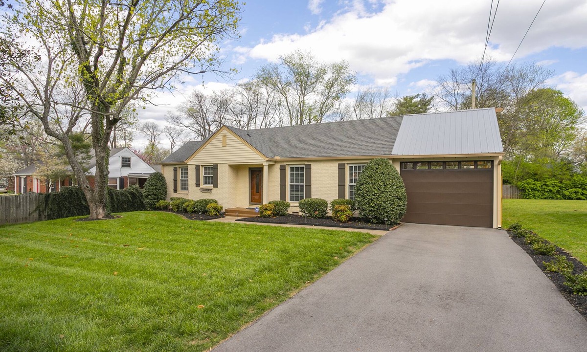 Nashville House | Woodhaven Escape Peaceful Group Retreat