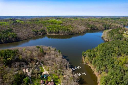 New Rumley House | Woodland home with workspace and TV