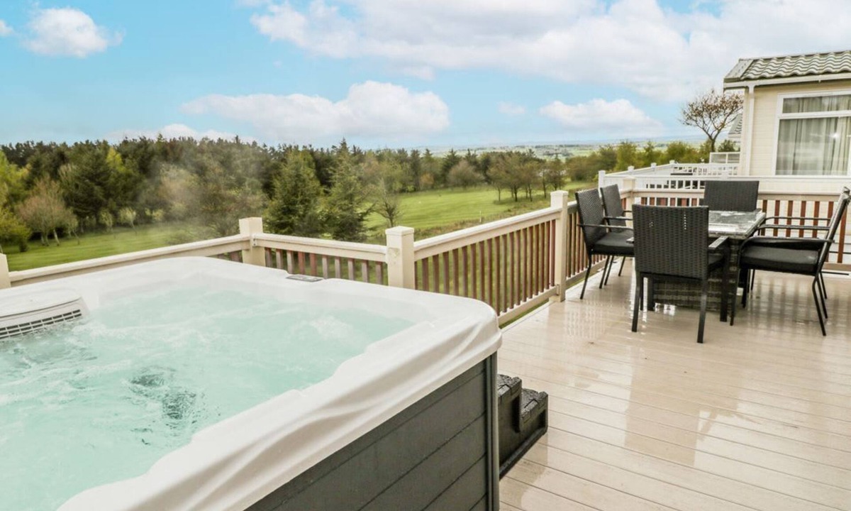 Swarland Cabin | Woodland View Luxury Lodge, Felton