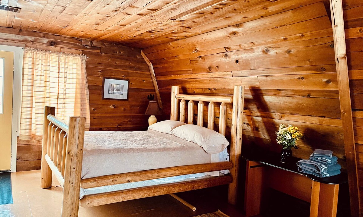 Irons RV Rental | Woodsy fun 3 queen bed rental with AC , firepit NW recreational sports in Irons