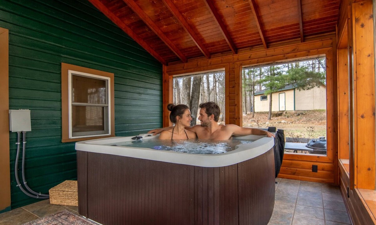 Luck Cabin | You Bring the Romance — We’ll Handle the Rest