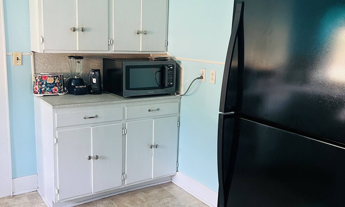 Clintwood House | Your home away from home. SUPER clean and roomy.