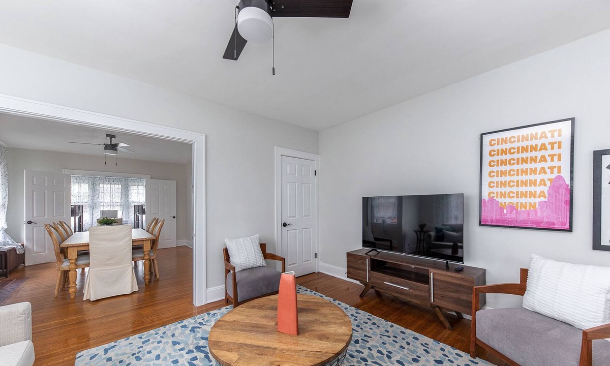 Avondale Apartment | Zooview Haven: A Family Retreat