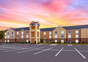 2-Star Hotel ∙ Fairfield Inn by Marriott Evansville East
