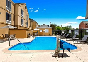 2-Star Hotel ∙ Fairfield Inn by Marriott Evansville East