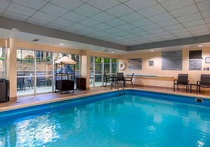 2-Star Hotel ∙ Fairfield Inn by Marriott Evansville West