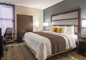 2-Star Hotel ∙ Best Western Plus Indianapolis NW Hotel