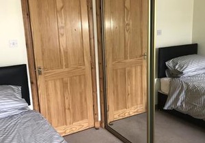 2 Varis Apartments
