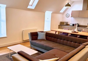 A john o'groat that sleeps 8 guests in 4 bedrooms