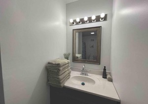 Bright & Modern 3-BR Home Downtown Indy East!