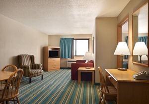 Coratel Inn & Suites New Richmond - 1 King Bed Non-Smoking