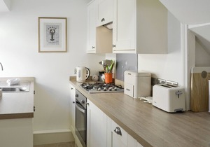Cosy and welcoming terraced cottage a short walk from the beach at Alnmouth.