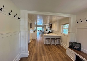 Lakefront Luxury Home with Private Pier, Sleeps 18, 3rd Night Free this Spring