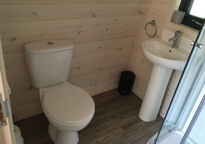 Luxury Glamping Pod - Pod 4 - No Dogs (sleeps 2-4 persons)