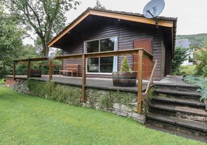 MILLMORE CABIN, pet friendly, with open fire in Killin