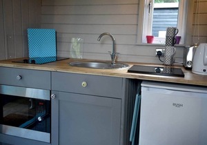 River View 3 is a 2 berth unit in the style of a very pretty gypsy hut.