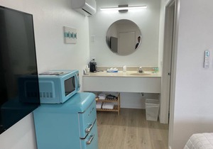 Single King Room (Upper Level)