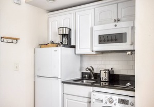 Sleek Back Bay 1BR w/W/D nr Newbury St, by Blueground