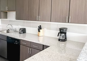 Sleepover: Divine 1BD/1BA + Gym - Downtown Cincinnati