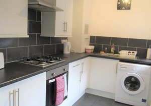 Spacious Apartment Heaton
