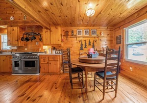 Spacious Cabin Retreat Near Cave Run Lake & Marina