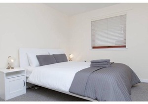 Two Bed Modern Apartment Near Haymarket