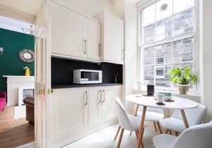 Warm & cosy 2-bedroom apartment in the heart ❤️ of Stockbridge; picturesque area