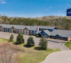 Cobblestone Hotel 