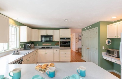 South Chatham House | 0.6 Miles to Beach Great for families!