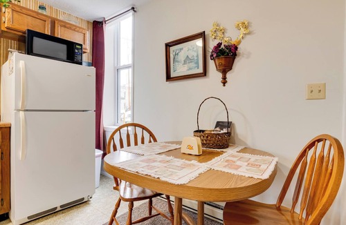 Delphi Apartment | 0.9 MI to Erie Canal Park: Main St Delphi Studio